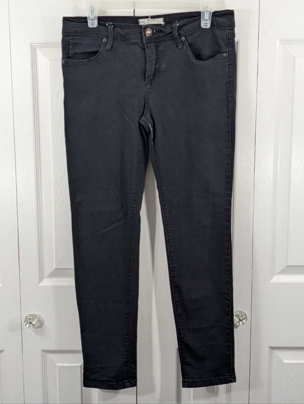 Free People: Women Mid Rise Skinny Stretch Jeans - Black - Size 28